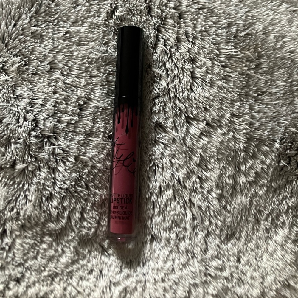 Kylie cosmetics matte liquid lipstick